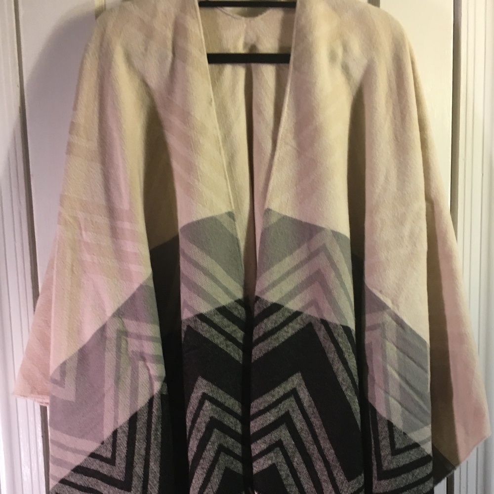 LOFT Cape, OS, Cream/Gray/Black